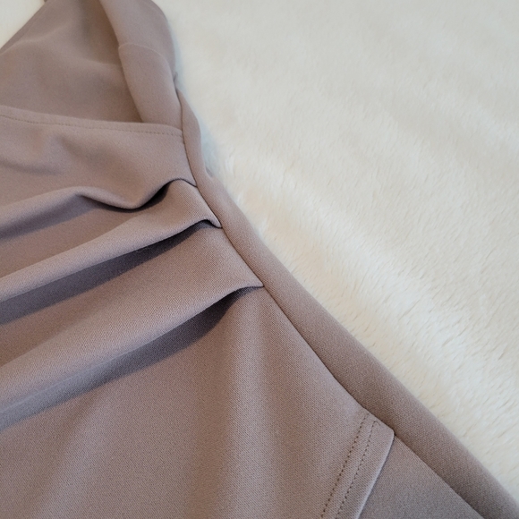 Dress - Picture 5 of 8